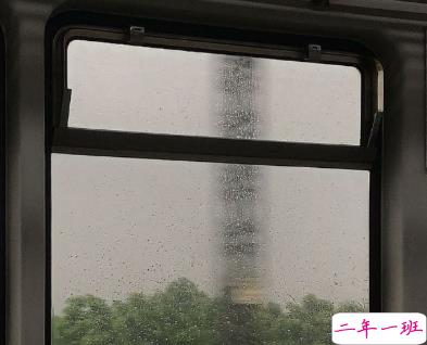 心情低迷压抑带图片的个性说说 没有一个女人喜欢听你讲道理2