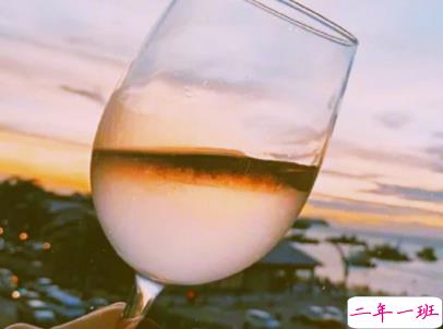 发朋友圈的潮流句子带图片 今年很火的金句高逼格1