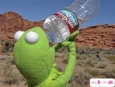 朋友圈很火的个性潮句子配图 社会是由等级的很多事不公平7