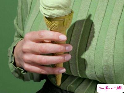 朋友圈很火的个性潮句子配图 社会是由等级的很多事不公平13