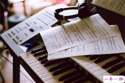 日常爱情说说经典有意义带图片 我喜欢你来自心脏不是口腔6