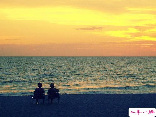 心疼一个人的爱情说说带图片 爱情总是让人哭泣感到难过10