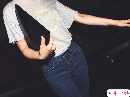 打动人心的一段话爱情说说配图 14条很经典的爱情长说说13