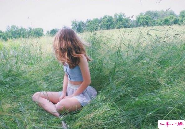 爱情中的甜蜜小句子 喜欢一个人的文艺小清新说说带图片1