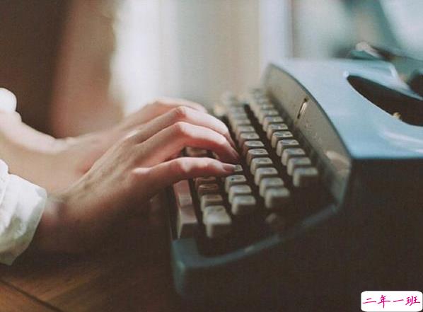 爱情中的甜蜜小句子 喜欢一个人的文艺小清新说说带图片9