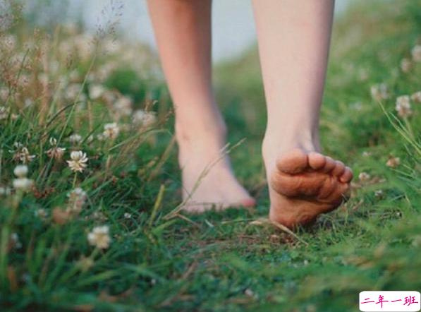 爱情中的甜蜜小句子 喜欢一个人的文艺小清新说说带图片10