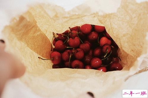 甜蜜的少女心爱情小情话说说带图片 我喜欢走在你的身后这样你就成了我的方向6