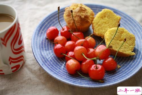 甜蜜的少女心爱情小情话说说带图片 我喜欢走在你的身后这样你就成了我的方向8