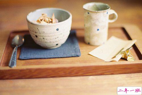 浪漫甜蜜唯美的爱情小句子带图片 世间万物皆不如你眉眼动人3