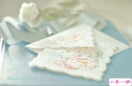 浪漫甜蜜唯美的爱情小句子带图片 世间万物皆不如你眉眼动人13