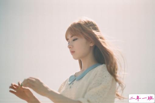 唯美又经典的青春成长说说带图片 不予时光度流年5