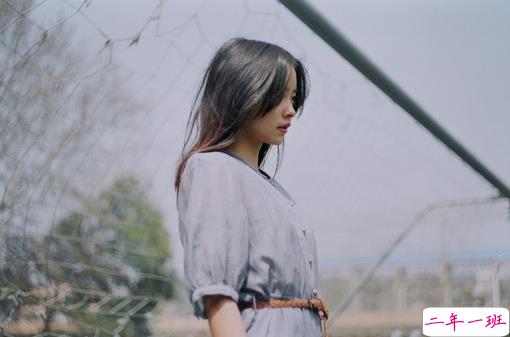 唯美又经典的青春成长说说带图片 不予时光度流年11