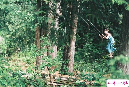 一个人有些孤独的简单图片说说 用一生时间与你话别14