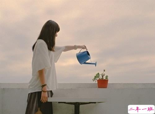 恋爱中只有自己知道的小情绪句子带图片 我见过银河但我仍只爱你这一颗星6