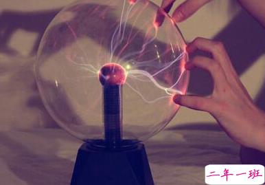 适合社会人的个性说说带图片:一巴掌拍醒所有痴心和妄想10