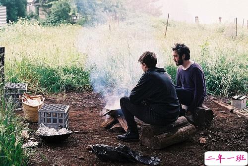 2018点赞最多的说说加图片:速热的人也速冻,热闹的人易散场11