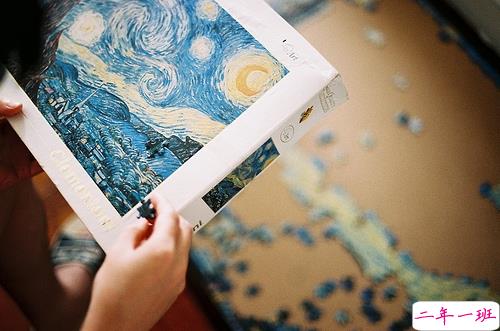 关于青春年华浪漫唯美的爱情句子 年少的笑漾着微光17