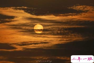 朋友圈内涵语录带图片 不要向对方抱怨同一件事2