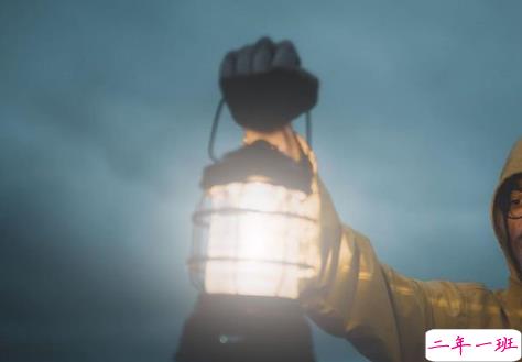 三观很正的短句一句话一张图 过日子是过以后不是过从前6