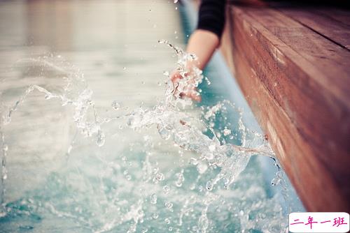 一句话泪流满面的说说带图片 内心瞬间被击溃的经典说说配图5