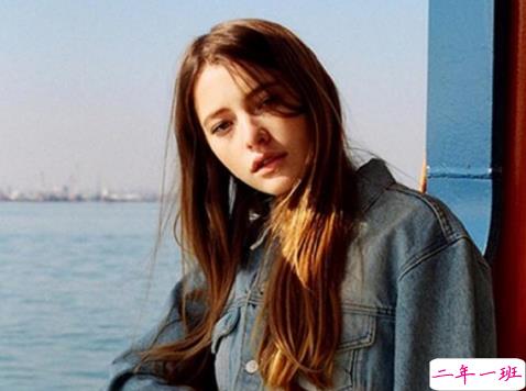 年少时期喜欢一个人的心情说说带图片 关于青春和成长10