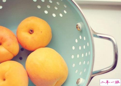 2018励志有哲理的图片说说很有道理的那种 每一个在你生命里出现的人都值得感激5