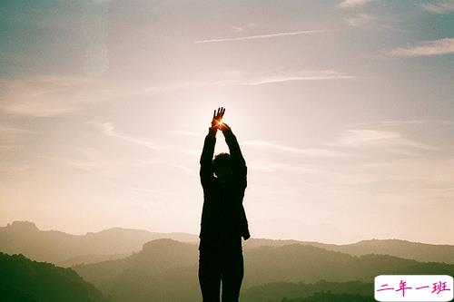 文字控最爱唯美诗意的图片句子 所有的记忆都是潮湿的15