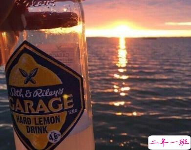 失眠朋友圈文案带图片 四下无人的夜最想听你的晚安12