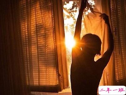 一个人的说说悲伤配图 世界太暗人心太黑爱情太傻10