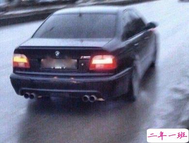 一句话伤心说说心情带图片 越想忘记越难忘记11