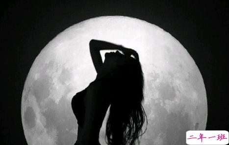 女生委屈到死的扎心句子说说带图片 何必把好感放大成喜欢11