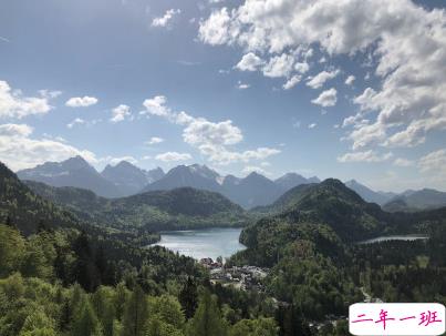 外面大风的句子说说带图片 风太大的心情短语发朋友圈13