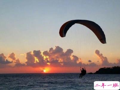 假装开心的说说带图片 心里有苦不想说的心情短语12