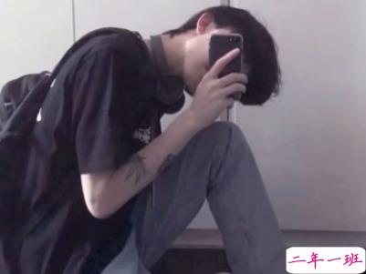 男生朋友圈伤感说说配图 男生深受打击的说说4