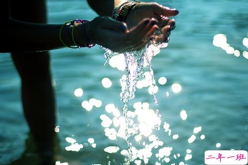 2019下雨天伤感心情说说带图片 忍不住伤心流泪的说说合集12