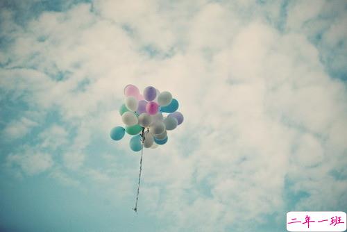 一个人挣扎的说说伤感心累带图片 睡不着心里不舒服的说说13