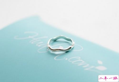 与爱情有关的朋友圈说说带图片 余生有你我好欢喜12