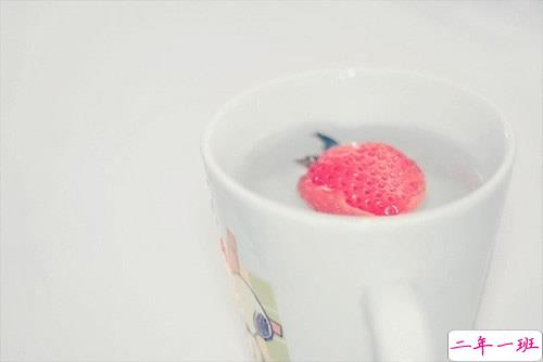 qq说说伤感女生带绝情配图 是真的感到心好累说说带图片2