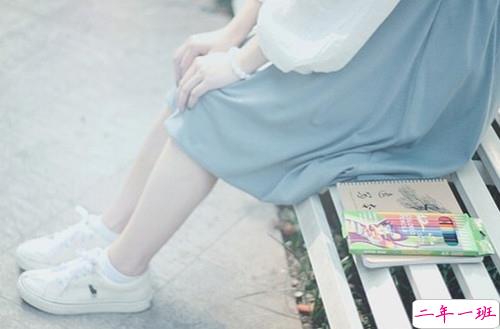 不敢再爱了的伤感说说带图片 爱情吃了亏的经典伤感说说配图6