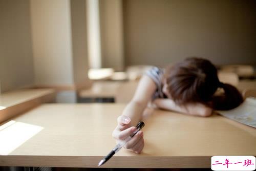 qq说说伤感女生带绝情配图 是真的感到心好累说说带图片10