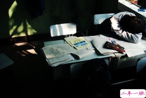 qq说说伤感女生带绝情配图 是真的感到心好累说说带图片15