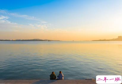 压抑着自己的伤感说说带图片 很烦躁很失落的说说精选11