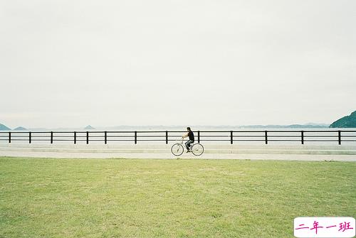 精辟犀利的爱情说说大全带图片 这些描写爱情的句子太绝了14