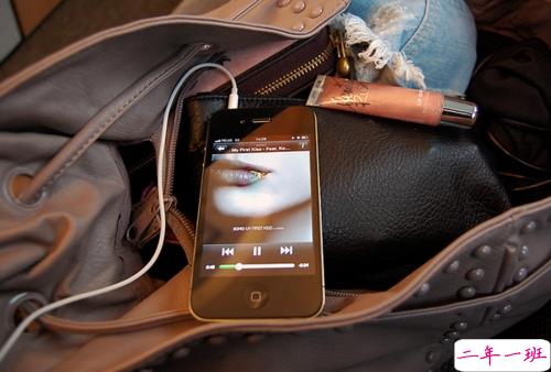 突然一瞬间悲伤难过的伤感说说带图片 抖音上很火的触动人心的伤感说说3