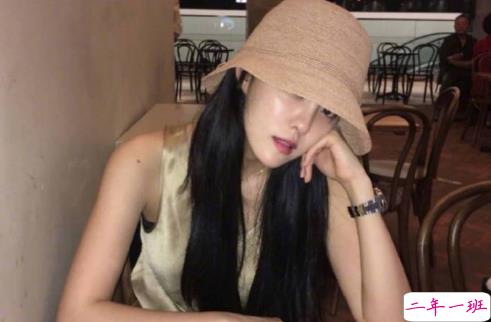 2018伤感说说让人流泪的说说带图片 理智又感性的伤感说说配图8