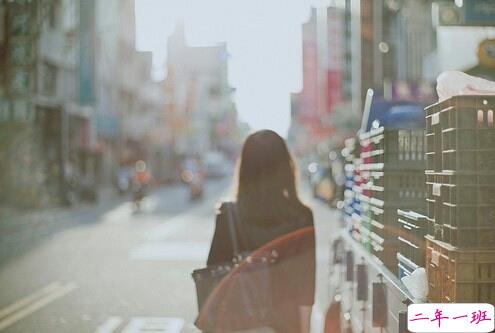 痛到心碎的伤感说说配图 生活很现实的伤感说说1