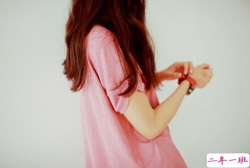 提到爱情有时会心痛心碎的伤感说说带图片7