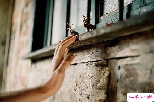 让人难过伤感爱情说说带图片 差一点就抱住他了我再睡一会儿试试3