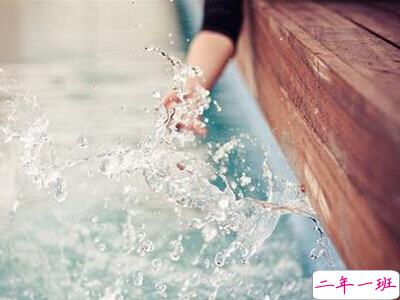 伤感歌词说说大全带图片5