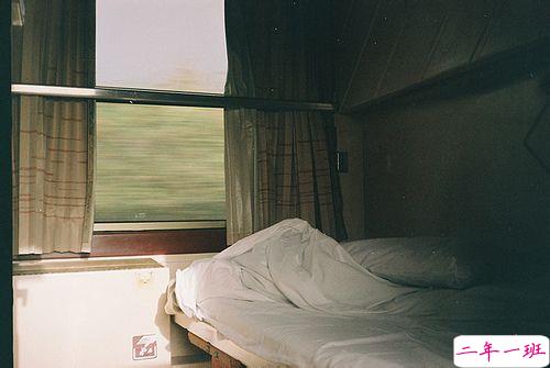 伤感意境适合失恋后发的说说带图片 不打扰是我的温柔6